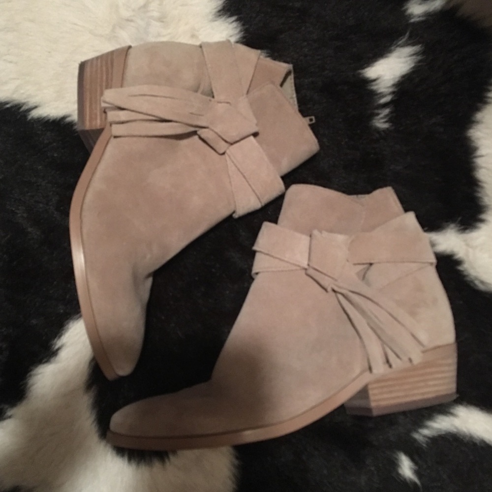 Guess booties